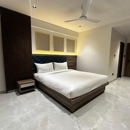 Hotel Kushala Grand, Dombivali Mangrul Εξωτερικό φωτογραφία