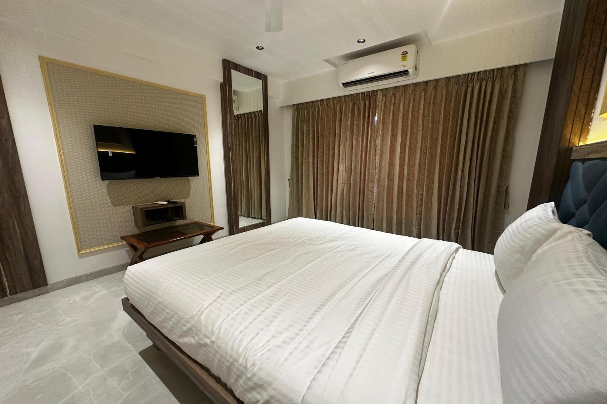 Hotel Kushala Grand, Dombivali Mangrul Εξωτερικό φωτογραφία