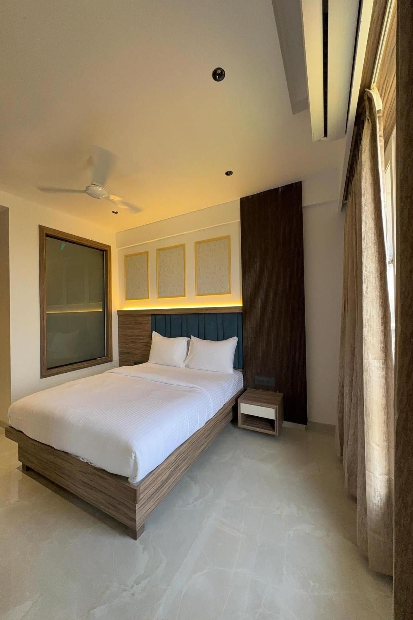Hotel Kushala Grand, Dombivali Mangrul Εξωτερικό φωτογραφία